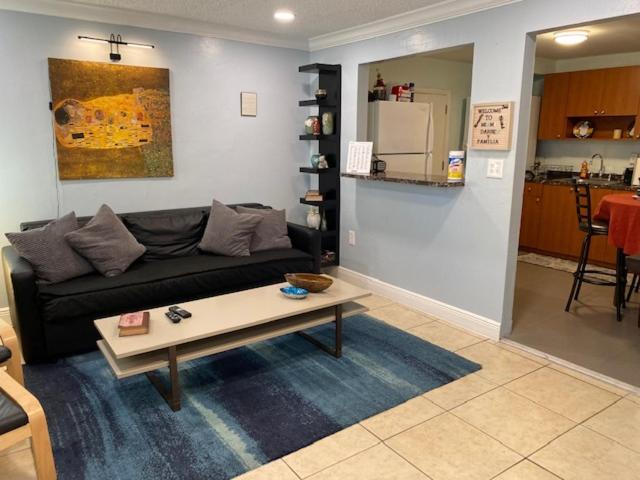 Modern 2/1 Apt Near Midtown And Beaches Miami Bagian luar foto