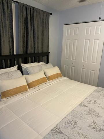 Modern 2/1 Apt Near Midtown And Beaches Miami Bagian luar foto